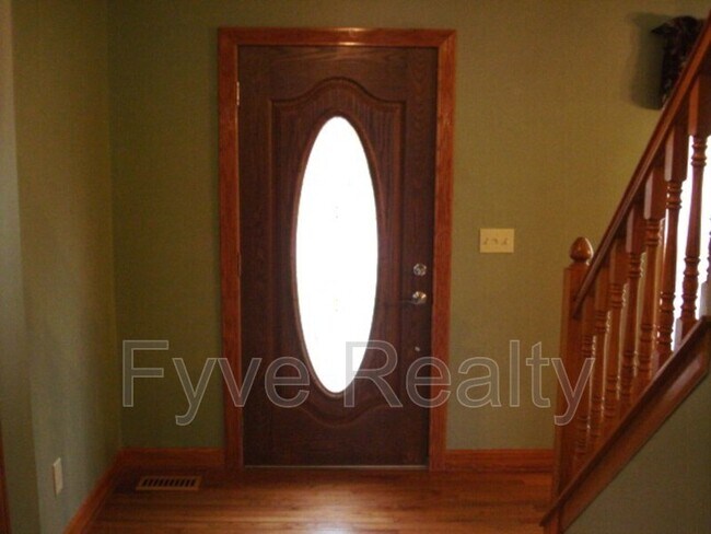 Foto del edificio - 5012 Baycroft Dr