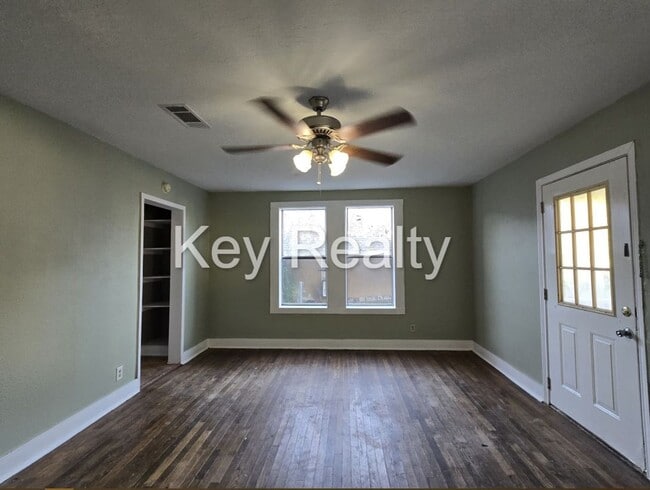 Building Photo - ****3229 Levin-Alexandria
