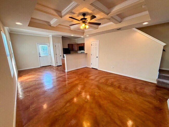 Foto del edificio - Great Townhome, Move-in Ready! Great Locat...