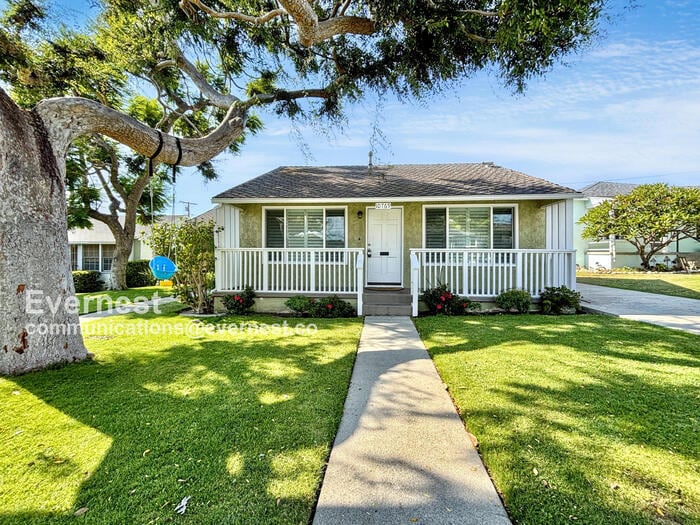 Primary Photo - 10769 Galvin St