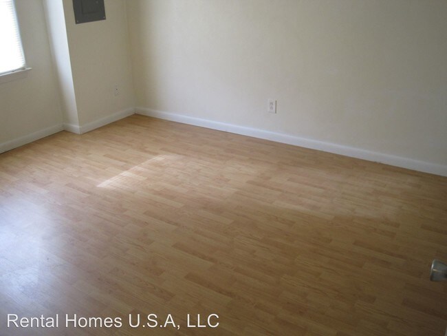 Building Photo - 1 br, 1 bath House - 598 Pinewood Drive #104