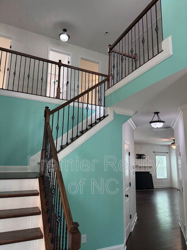 Building Photo - 1103 Magenta Way