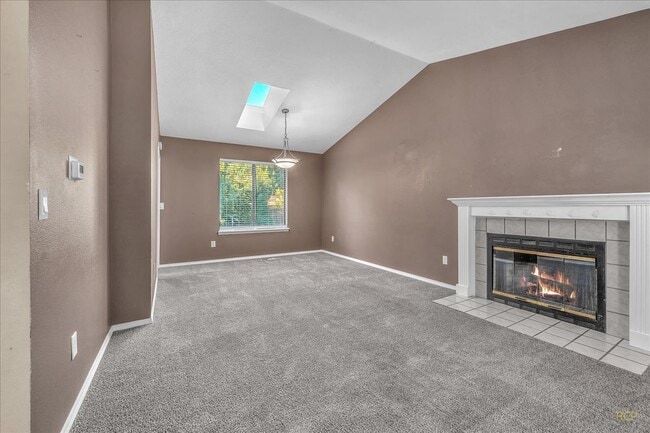 Building Photo - 14995 SW Daphne Ct