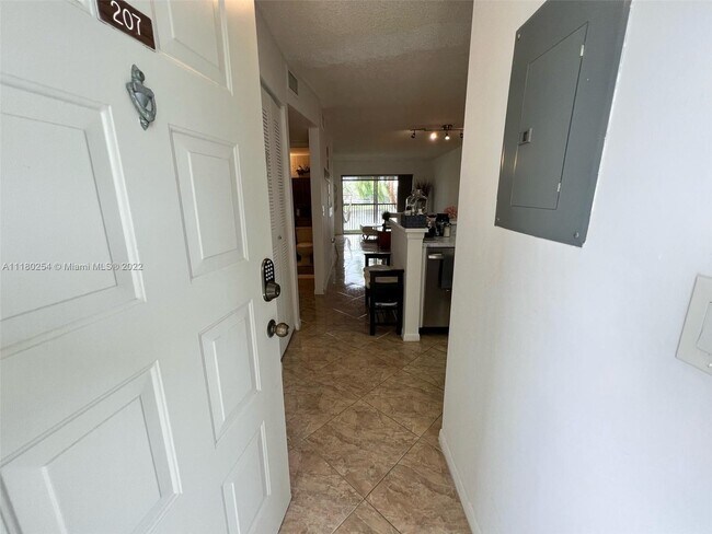 Building Photo - 2236 N Cypress Bend Dr