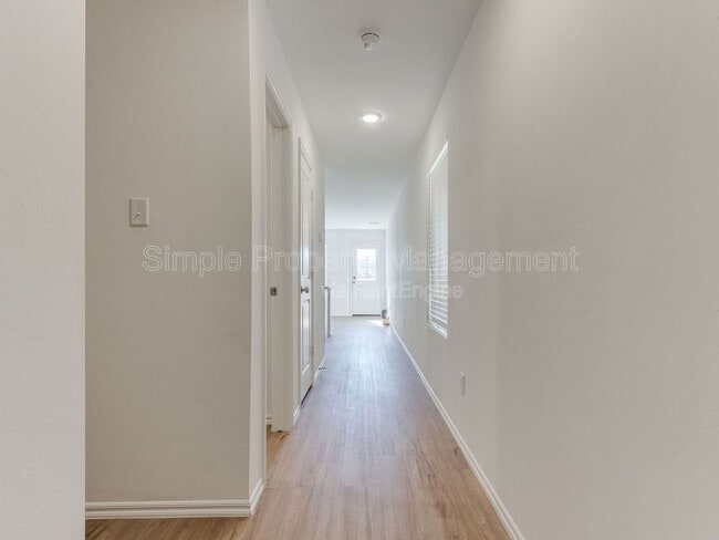 Building Photo - 1824 Wolford Wy