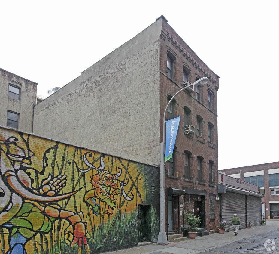 Building Photo - 177 Water St