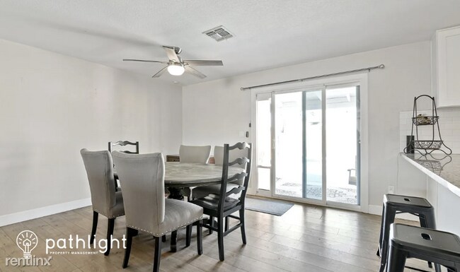 Foto del edificio - 3 br, 2 bath House - 13602 37Th Avenue UNIT