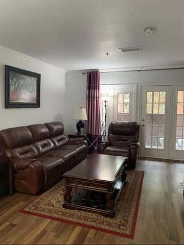 Foto del edificio - 4510 Druid Ln