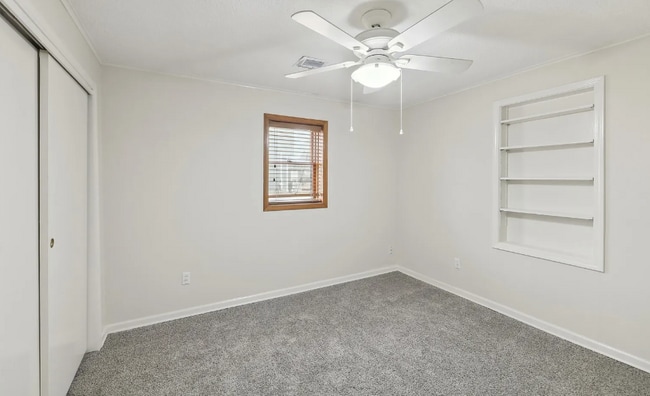 Building Photo - 6585 NW 56th St