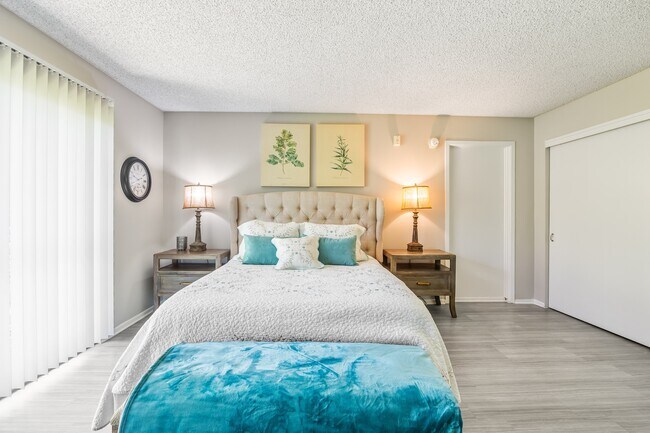 Foto del edificio - Sun City Gardens - 55+ Active Adult Apartm...