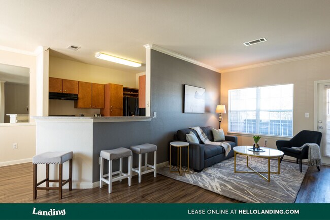 Foto del edificio - 1215 W Slaughter Ln