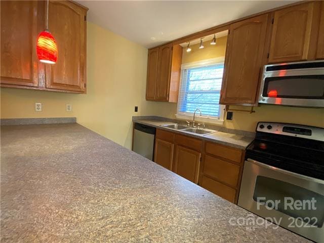 Building Photo - 203 Ratchford Farm Rd