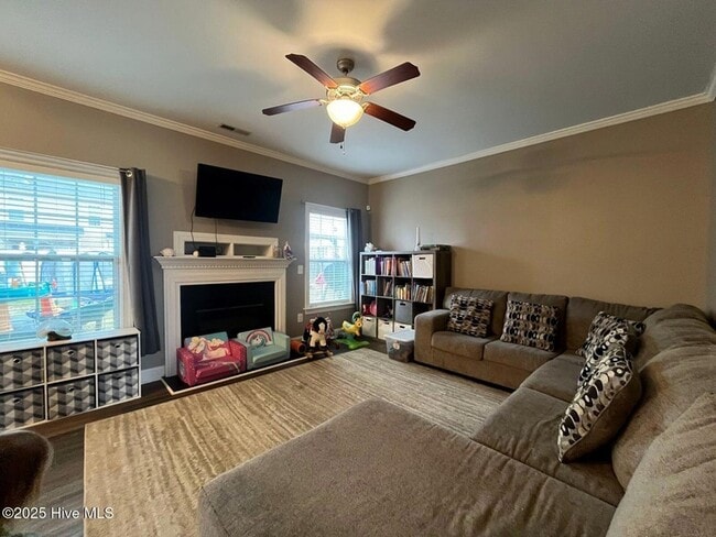 Foto del edificio - 582 Century Dr