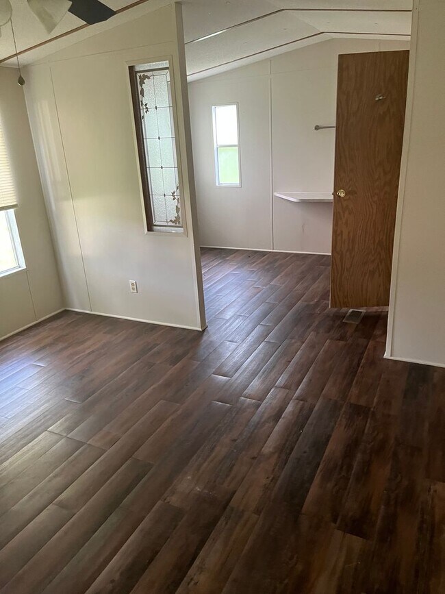 Foto del edificio - 2 Bed, 2 Bath Mobile Home Available Now!