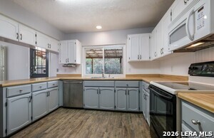 Building Photo - 214 Crystal