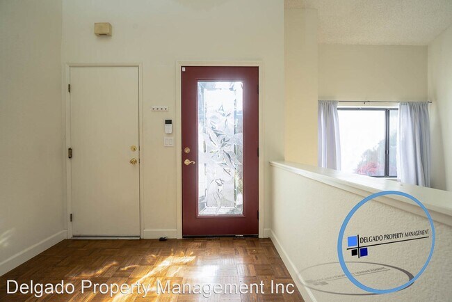 Building Photo - 4 br, 2.5 bath House - 813 Campas Court