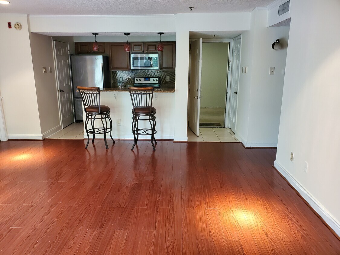 1504 Lincoln Way Unit 111, McLean, VA 22102 Condo for Rent in McLean