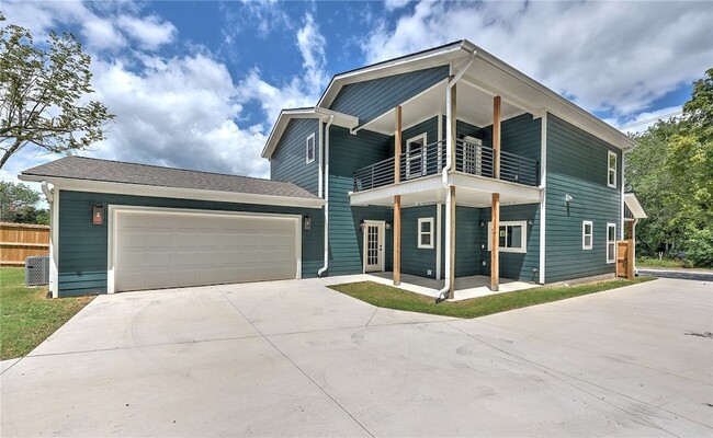 Photo - 1433 S Duncan Ave House