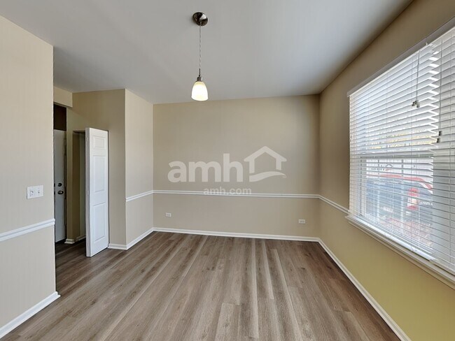Foto del edificio - 2416 Columbia Ln