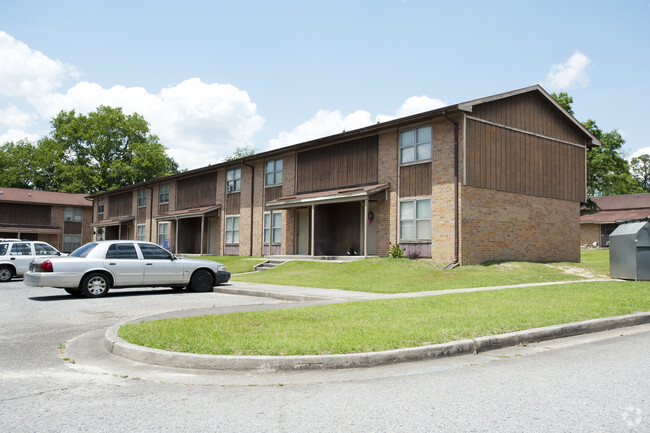 Foto del edificio - Latanya Village