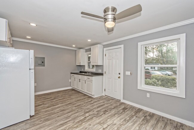 Foto del edificio - 1102 N Hillside Dr