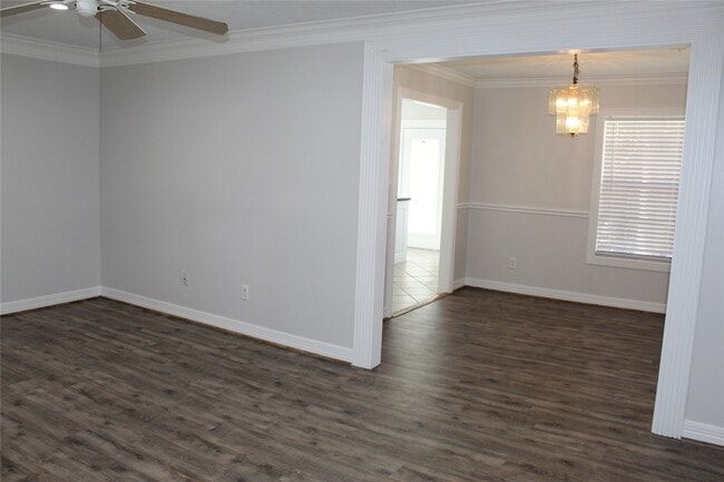 Building Photo - 2914 Pitzlin St