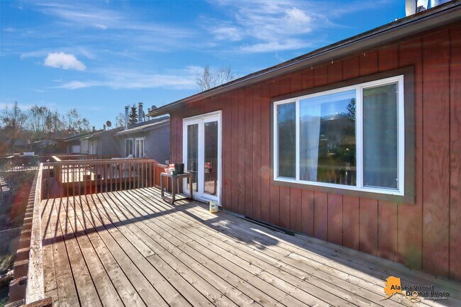 Building Photo - Remodeled Anchorage Home with Garage