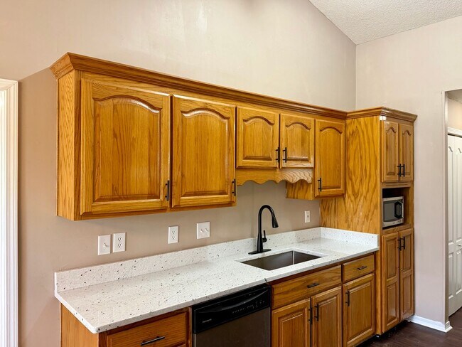 Foto del edificio - 4316 Bayou Ridge Dr