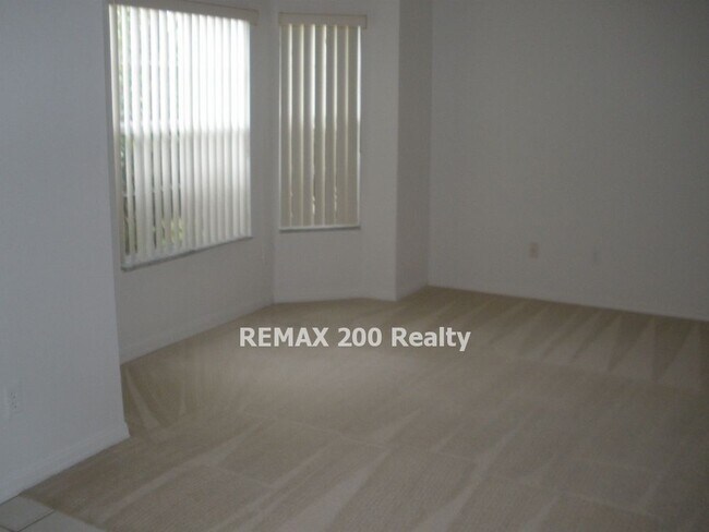 Building Photo - 2 Story Single Family / Stoneybrook East