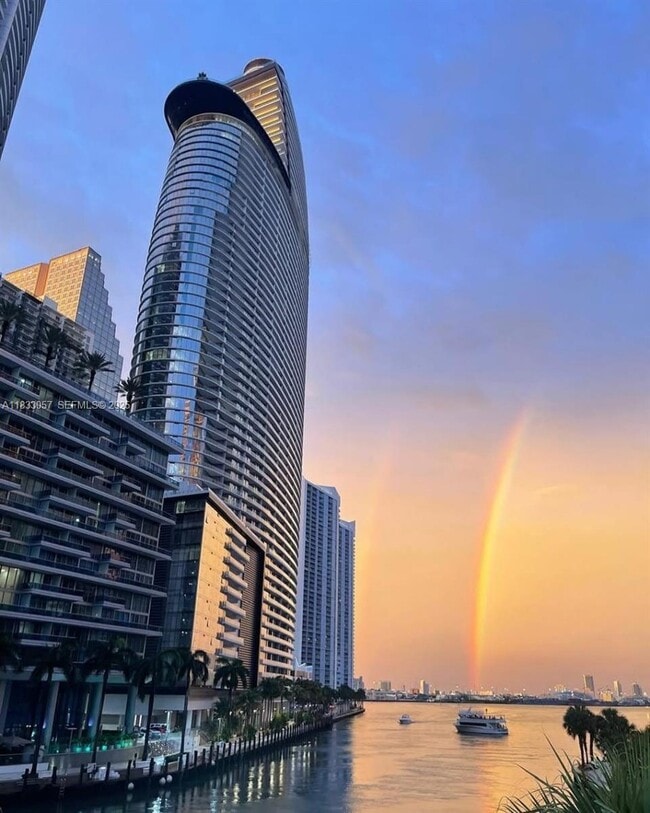 Building Photo - 300 Biscayne Blvd Way