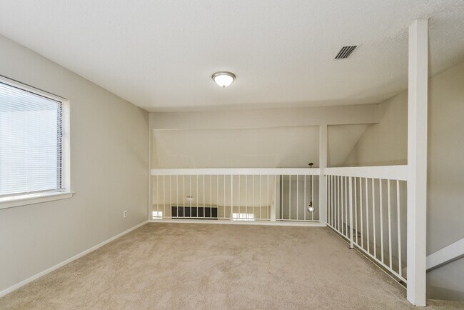 Building Photo - Spacious 4-Bedroom Lewisville Home