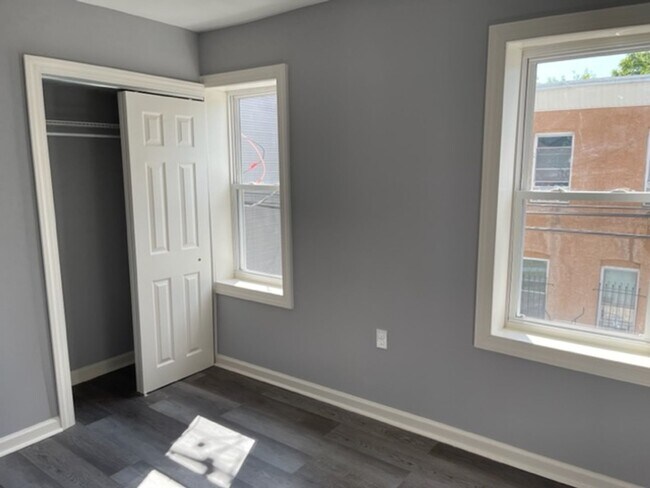 Foto del edificio - Anika Homes 2 Bedroom