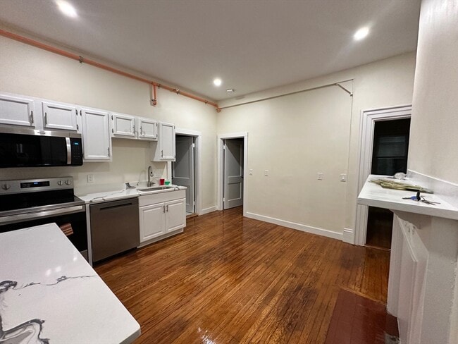 Building Photo - 440 Newtonville Ave