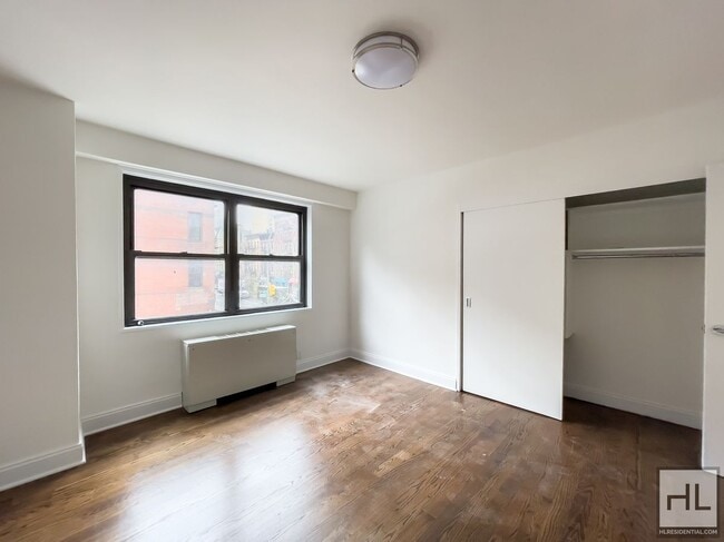 Building Photo - E 88th St