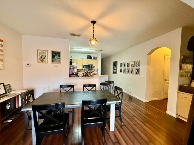 Foto del edificio - 1603 Belmont Pl