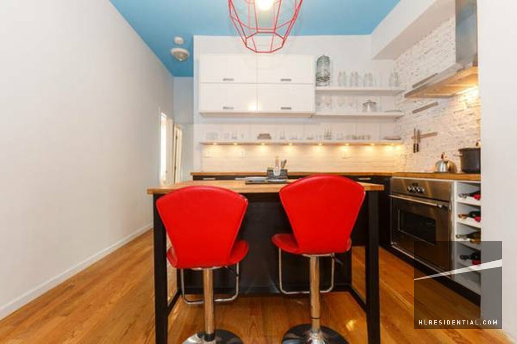 Primary Photo - 24 Eldert St