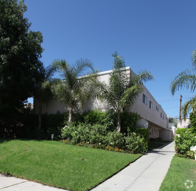 Building Photo - 711-715 E Cypress Ave