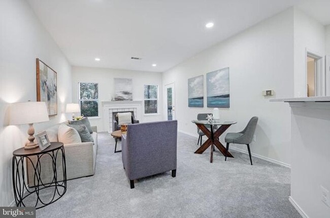 Building Photo - 4405 Sedgehurst Dr