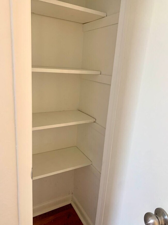 Building Photo - 1 BD/1 BA Condo located in Vieux Carre on ...