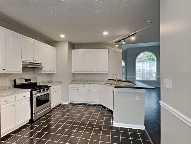Building Photo - 3600 Clearview Dr