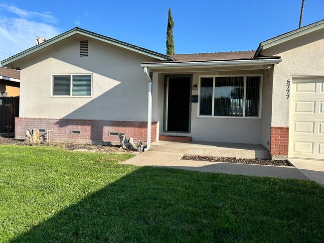 Building Photo - 5777 Mohican Dr