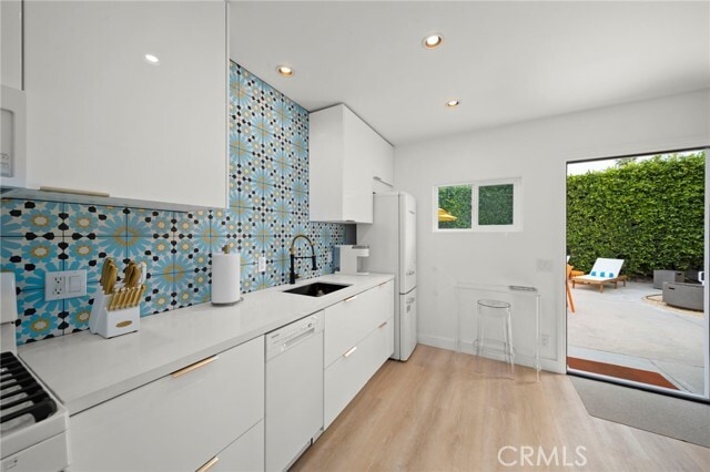 Building Photo - 502 Calle Santa Rosa S