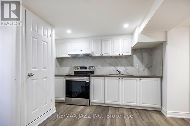 Building Photo - 2003 Cedarwood Ct