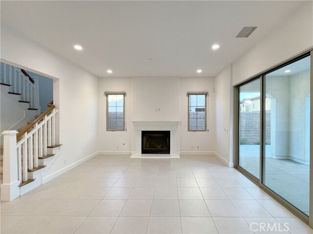 Building Photo - 64 Diamond Flats