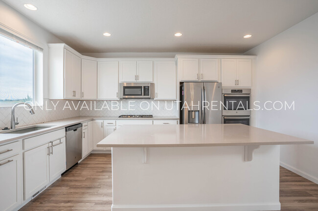 Building Photo - 15051 S Ronaldo Ln
