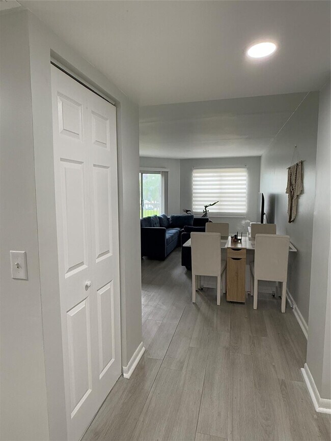 Foto del edificio - 12850 SW 4th Ct