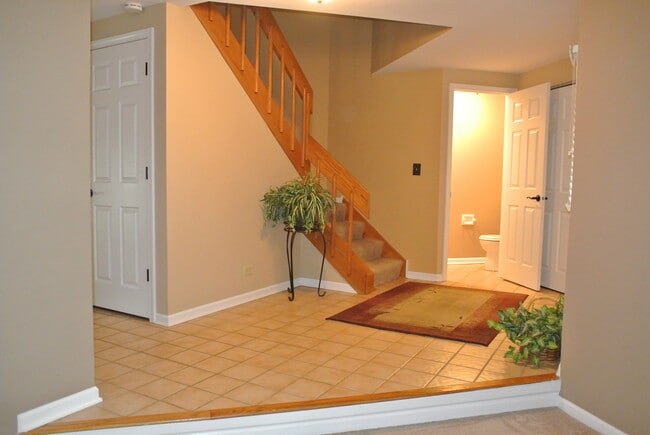 Building Photo - 129 Barton Cir