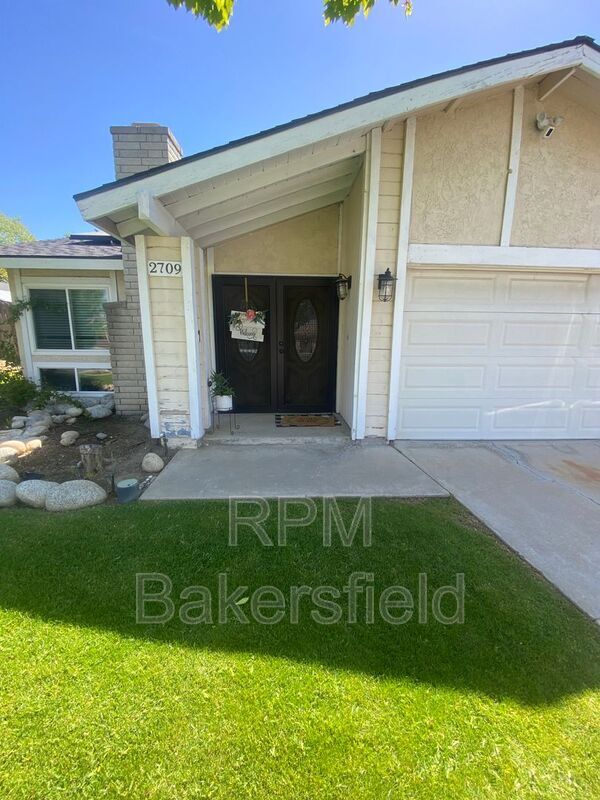2709 Catalina Dr, Bakersfield, CA 93306 House Rental in Bakersfield