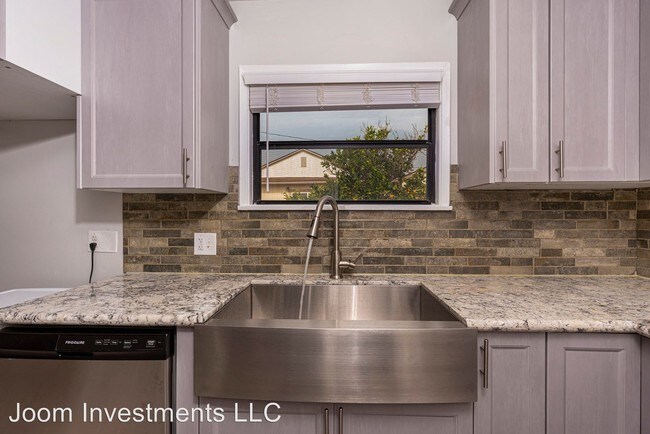 Building Photo - 3 br, 2 bath House - 1111 S Susanna Ave