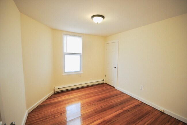 Foto del edificio - 275 Lexington St
